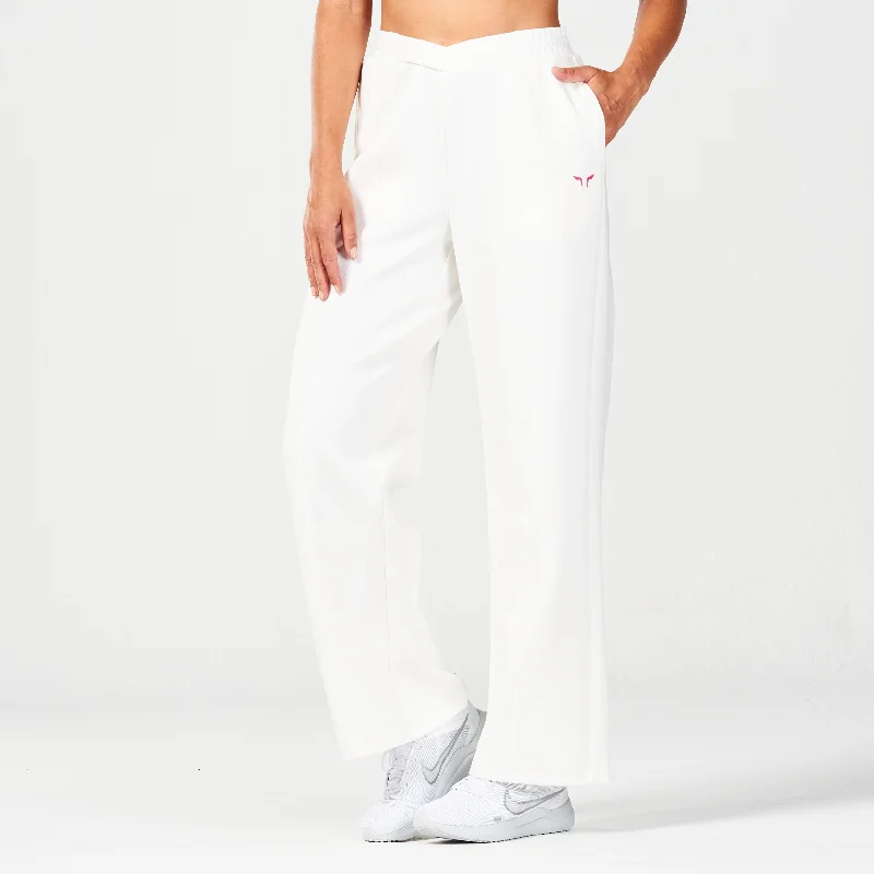 Women's Tailored Outfit Seasonal Picks Crossover Straight Pants - Pearl White