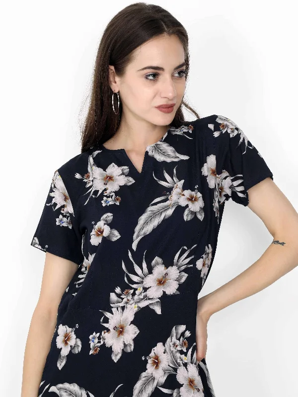 Fashionable Women's Clothing Sustainable Fashion Extravaganza Multicolored Digital Print Fit & Flare Maxi Dress Fashionable Women's Clothing Sustainable Fashion Extravaganza Multicolored Digital Print Fit & Flare Maxi Dress