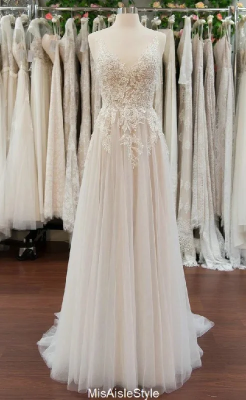 Women's Vacation Outfit Must-Have Style Discounts A line V-back Lace Wedding Dress Women's Vacation Outfit Must-Have Style Discounts A line V-back Lace Wedding Dress