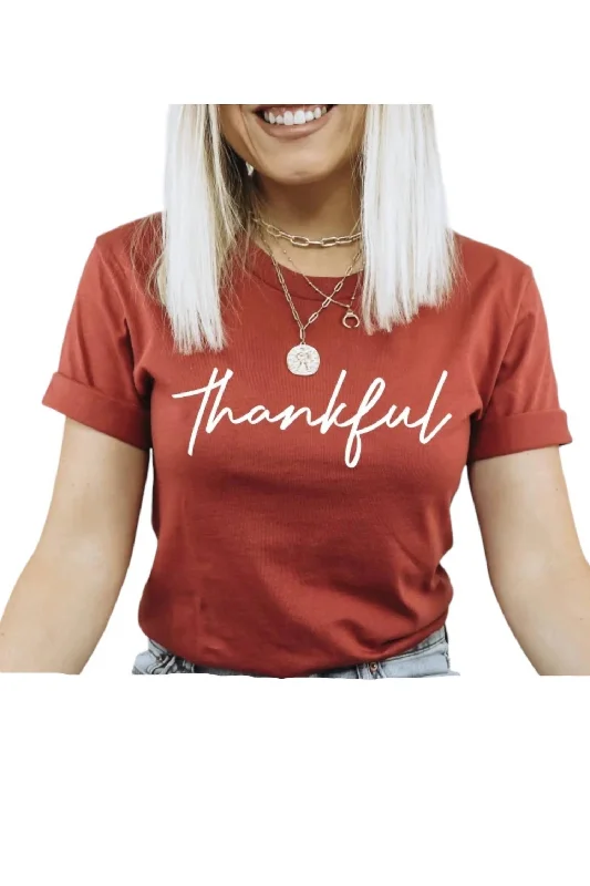 Women's Vacation Garments Sophisticated Street Style Offers Thankful Tee In Rust