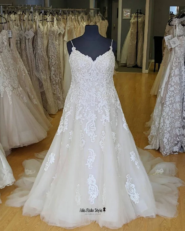 Women's Outerwear Clothing Imeless Style Spaghetti Straps Lace Plus Size Wedding Dress Women's Outerwear Clothing Imeless Style Spaghetti Straps Lace Plus Size Wedding Dress