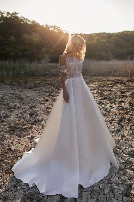 Formal Clothing For Women Sporty Fashion Offers Sexy Lace Appliques High Neck Country Wedding Dresses