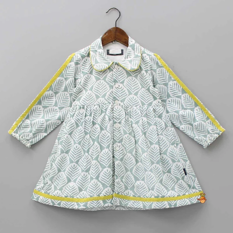 Women's Outfit For The Office New Styles Just In Front Open Collar Neck Green And White Dress Women's Outfit For The Office New Styles Just In Front Open Collar Neck Green And White Dress