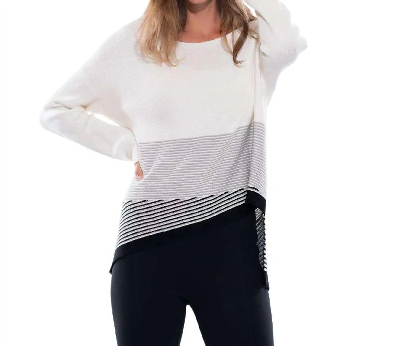 Women's Athletic Clothes Elegant Style Screen Saver Sweater In Soft White