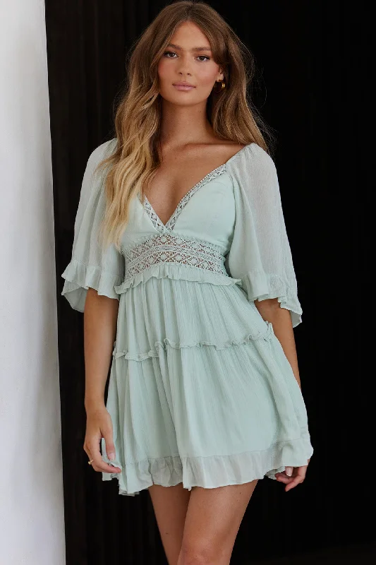Vintage-Inspired Garments Stay Ahead In Style Desert Rose Bell Sleeve Mini Dress Mint