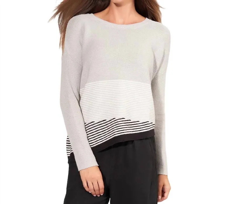 Women's Holiday Clothing Premium Fashion Screen Saver Sweater In Gray