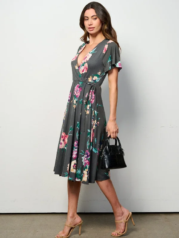 Stylish Women's Outfit Fresh Fashion Discounts WOMEN'S SHORT SLEEVE SURPLICE ELASTIC WAIST FLORAL MIDI DRESS Stylish Women's Outfit Fresh Fashion Discounts WOMEN'S SHORT SLEEVE SURPLICE ELASTIC WAIST FLORAL MIDI DRESS