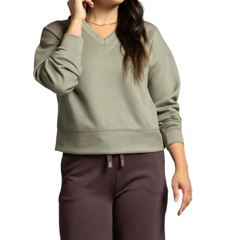 Women's Layered Outfit Feminine Luxe Style Sale Martina V-Neck Pullover Sweater In Vetiver Rib Women's Layered Outfit Feminine Luxe Style Sale Martina V-Neck Pullover Sweater In Vetiver Rib