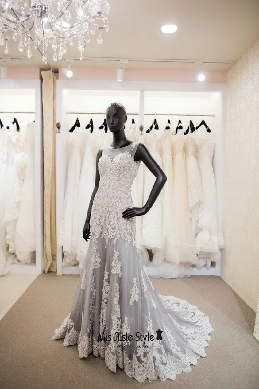 Classic Women's Apparel Snag Fabulous Fashion Bargains Fitted Low Back Lace Wedding Dress Classic Women's Apparel Snag Fabulous Fashion Bargains Fitted Low Back Lace Wedding Dress