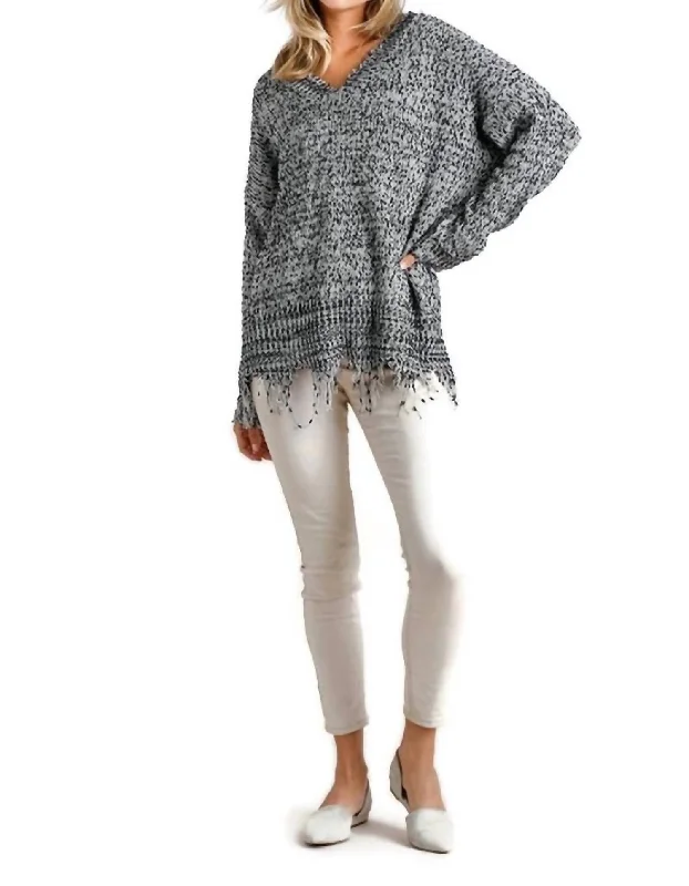 Chic Women's Garments Flash Sale Fever Frayed Knit Pullover Sweater In Oreo
