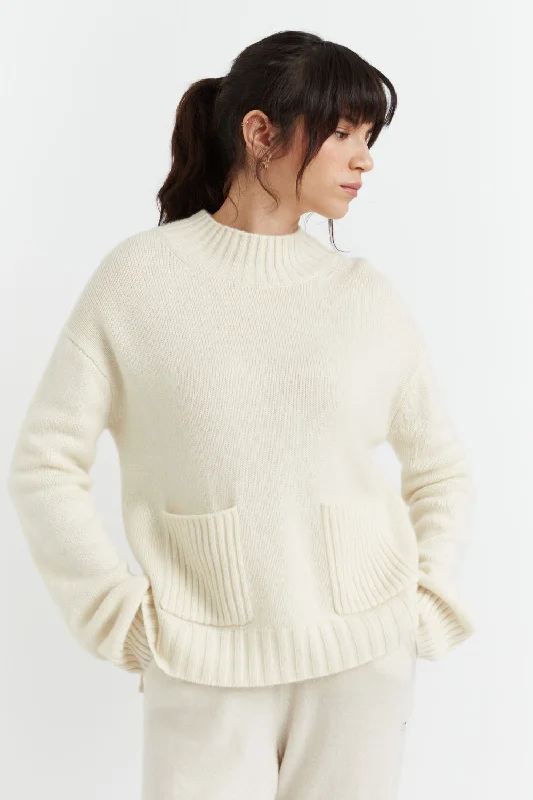 Women's Elegant Apparel New Season Fashion Preview Sale Cream Cashmere Patch Pocket Sweater Women's Elegant Apparel New Season Fashion Preview Sale Cream Cashmere Patch Pocket Sweater