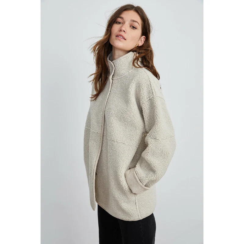 Women's Effortless Casual Outfit Albany Reversible Lux Sherpa Coat