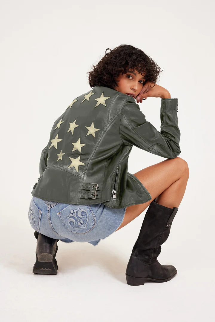 Refresh Your Wardrobe With Exclusive Discounts Christy