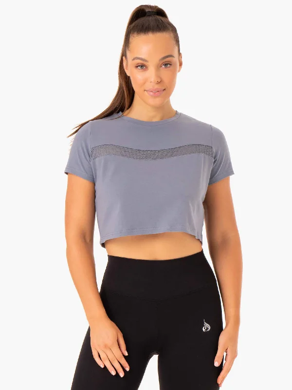 Women's Vintage-Inspired Outfit Budget Friendly Hybrid Mesh Tee - Steel Blue