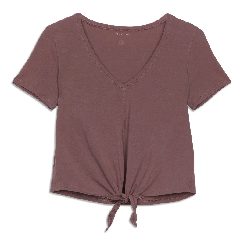 Women's Vacation Outfit Set Classic Elegance Sales Knot Gonna Fly T-Shirt - Resale