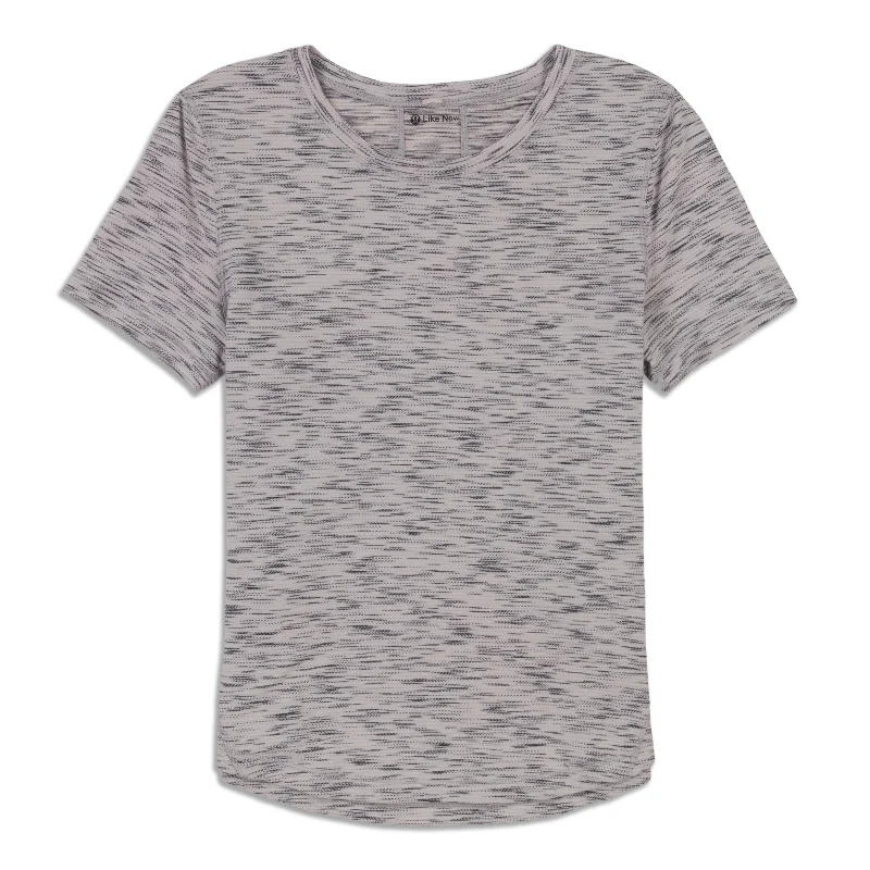 Women's Outfit Modern Chic Discounts Long Distance Short Sleeve Shirt - Resale
