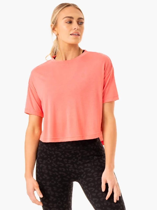 Luxury Women's Clothing Imeless Style Ultra Scoop T-Shirt - Coral