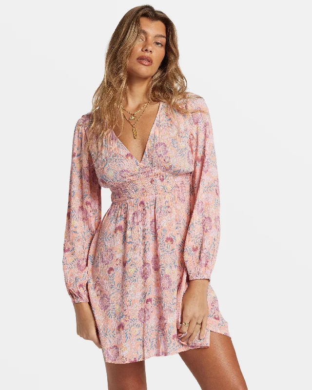 Women's High-Fashion Attire Forward Trendsetter In Ur Dreams Long-Sleeve Mini Dress - Peach Paradise Women's High-Fashion Attire Forward Trendsetter In Ur Dreams Long-Sleeve Mini Dress - Peach Paradise