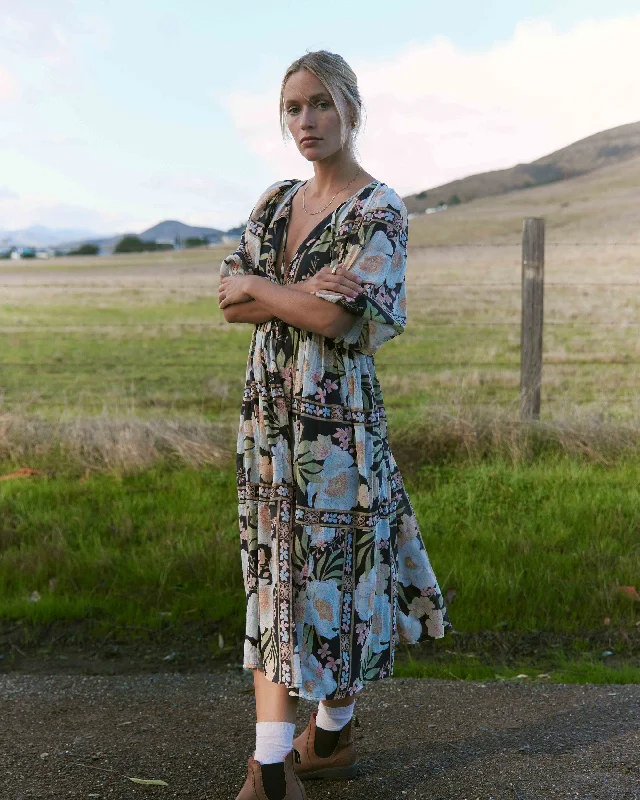 Women's Resort Attire Trend Alert Lost Cove Midi Dress - Black Sands